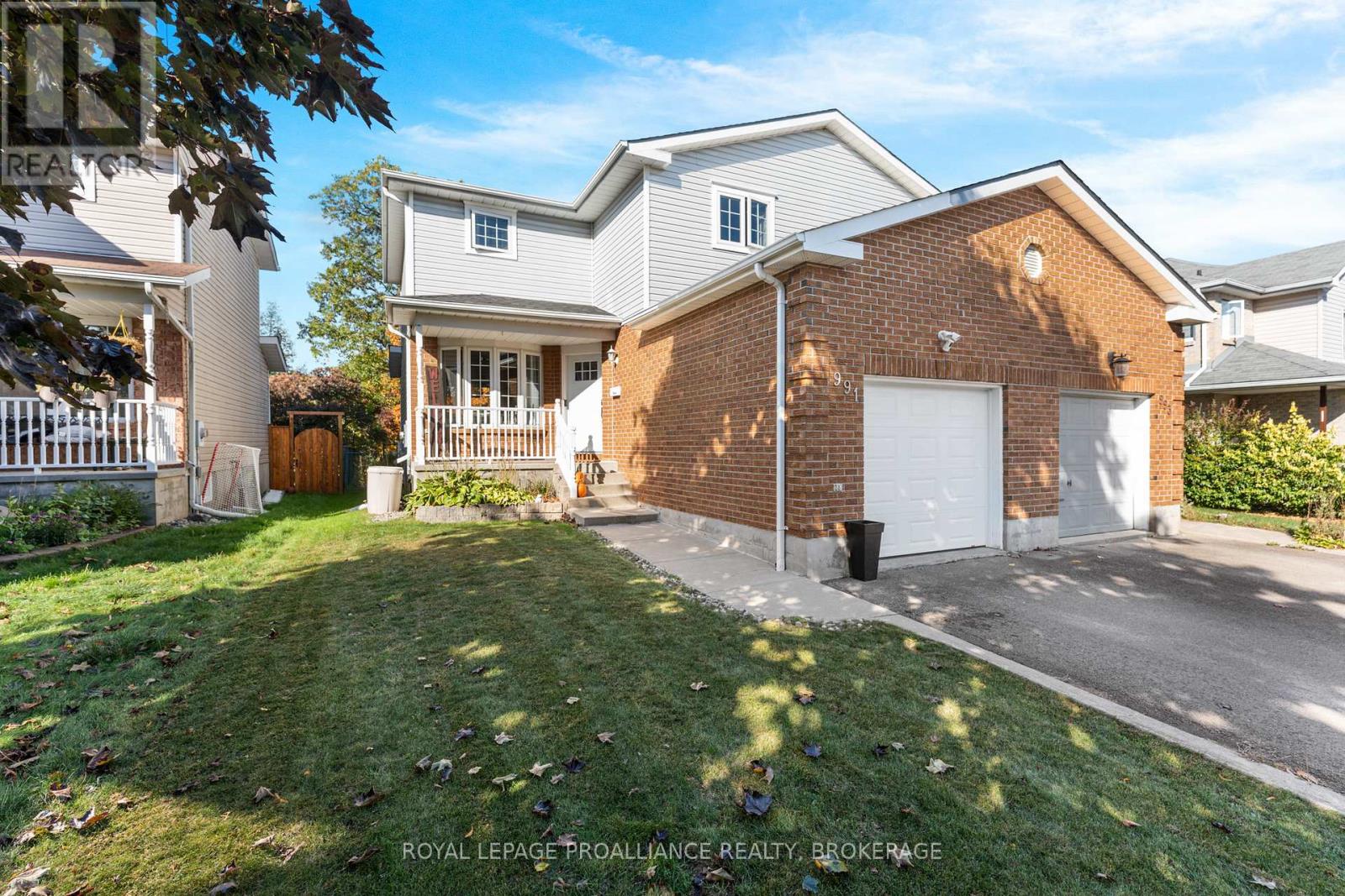 991 WATERBURY CRESCENT