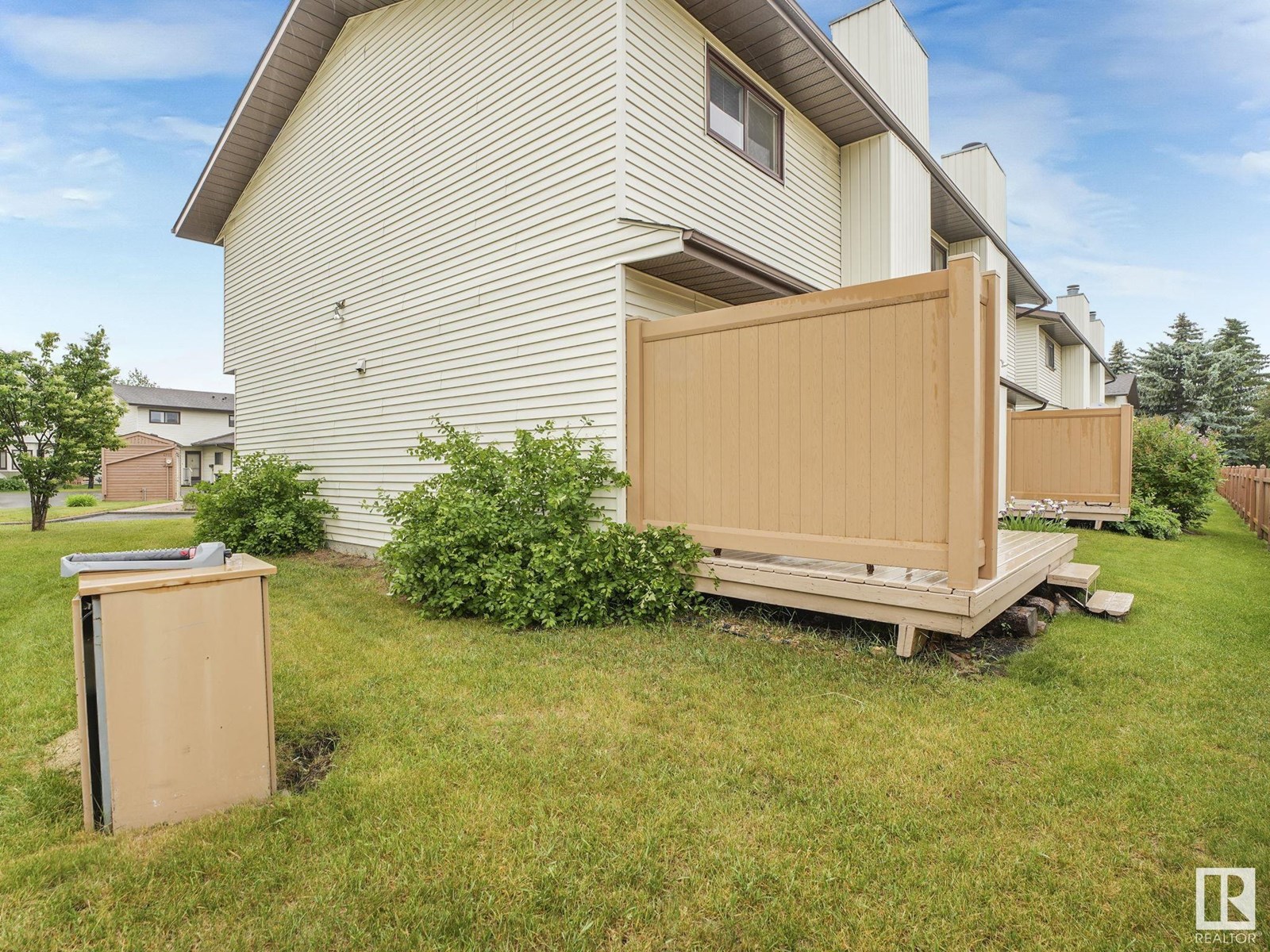 6912 31 AV NW