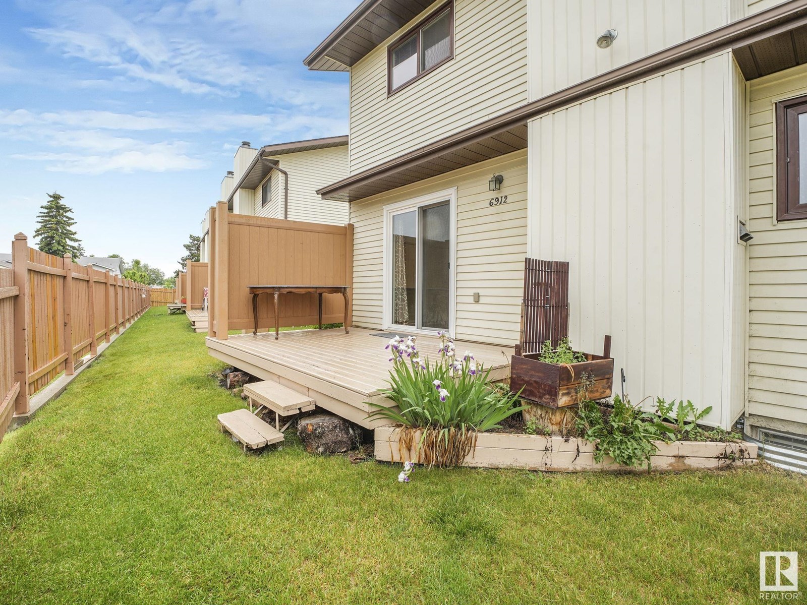6912 31 AV NW