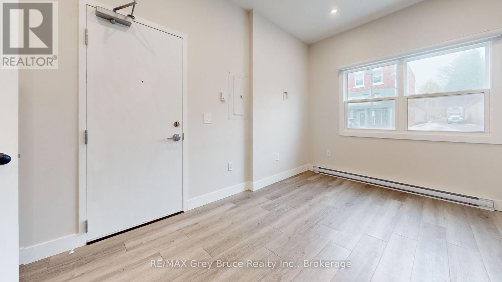 UNIT 3 - 39 1ST AVENUE S