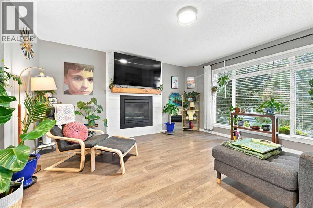 106 Autumn Crescent SE