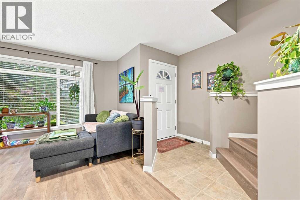 106 Autumn Crescent SE