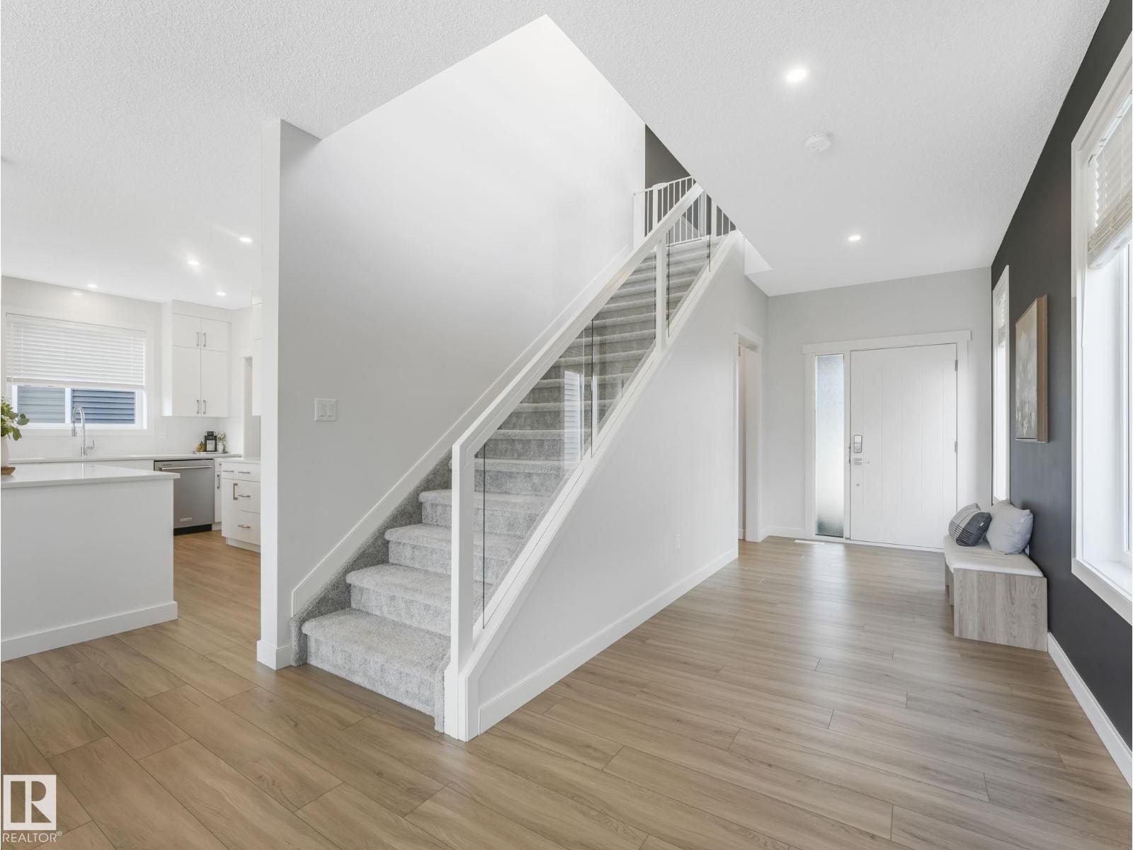 6404 176 AV NW
