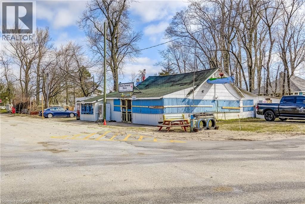 2 BEACH Avenue - Photo 4