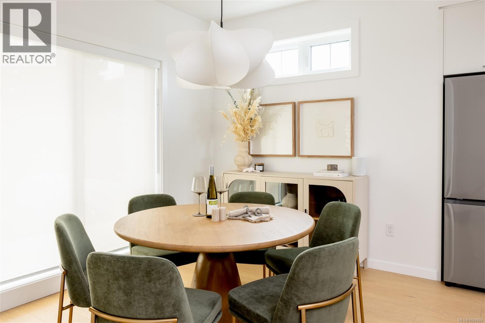 TH15 3450 Whittier Ave