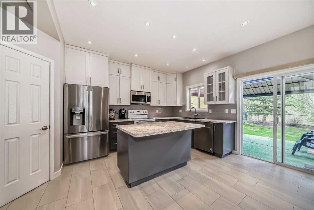 307 Arbour Crest Road NW