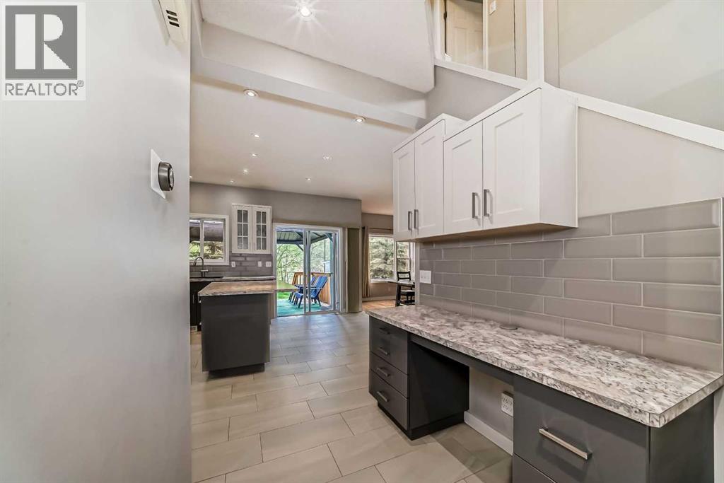 307 Arbour Crest Road NW