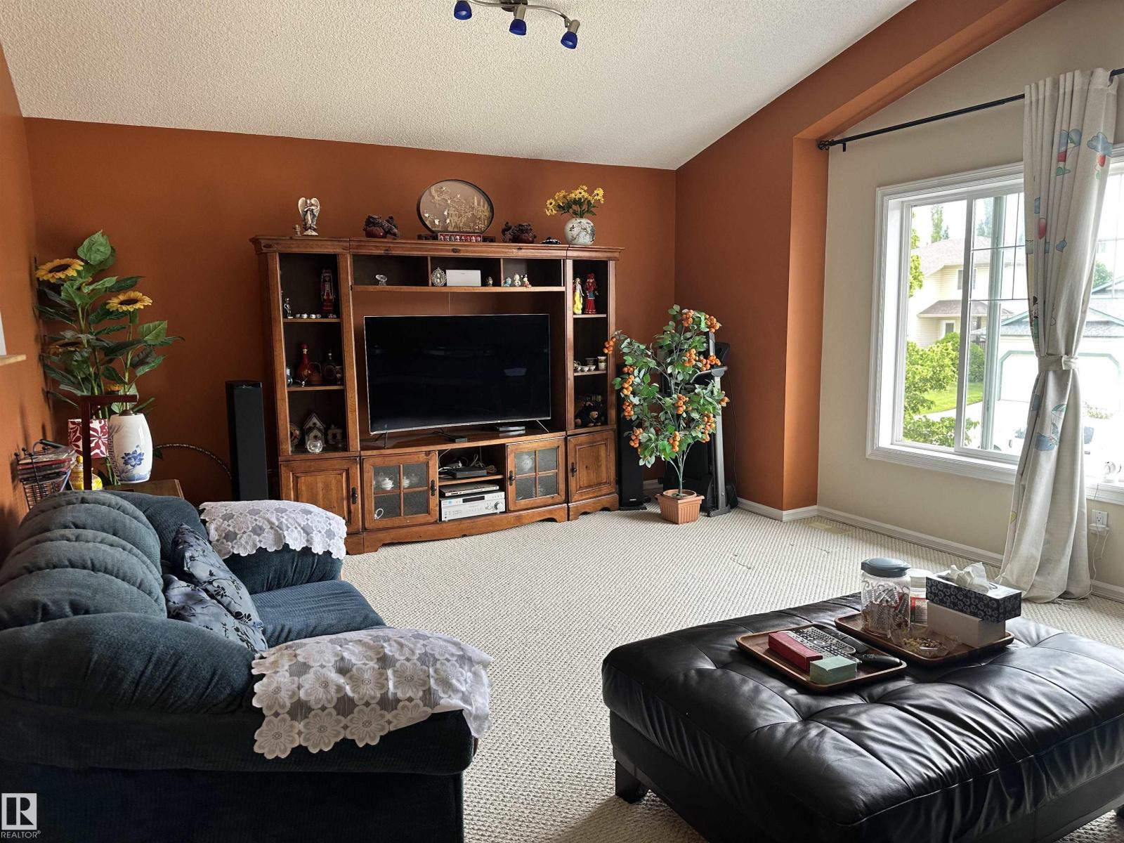 4619 151 AV NW