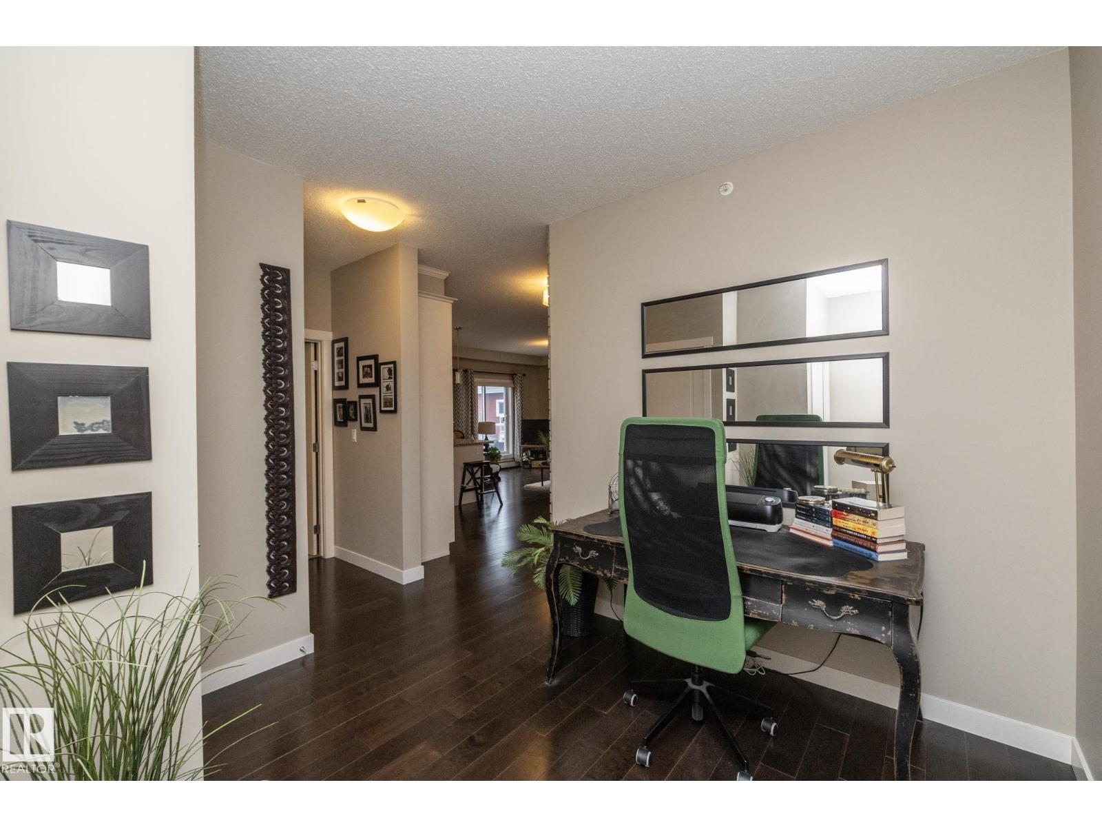 #402 2207 44 AV NW