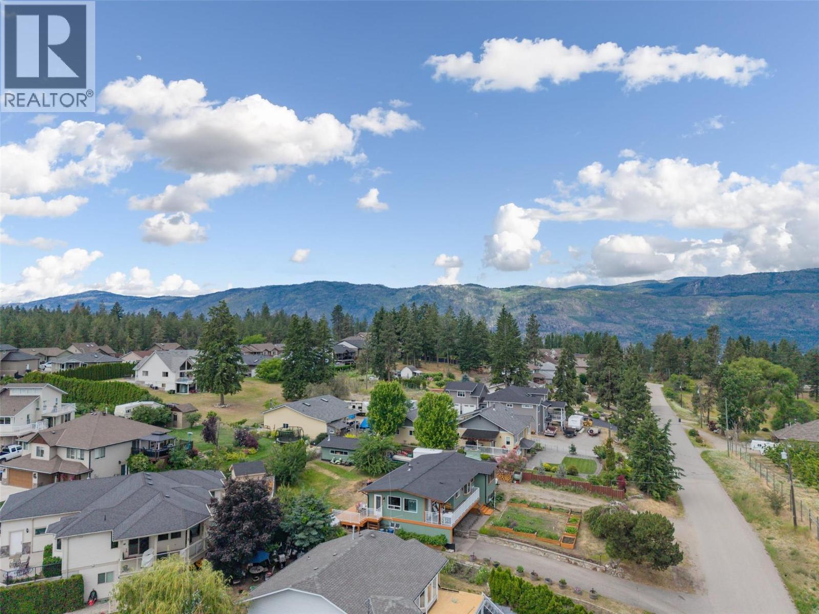 2139 Amundsen Road