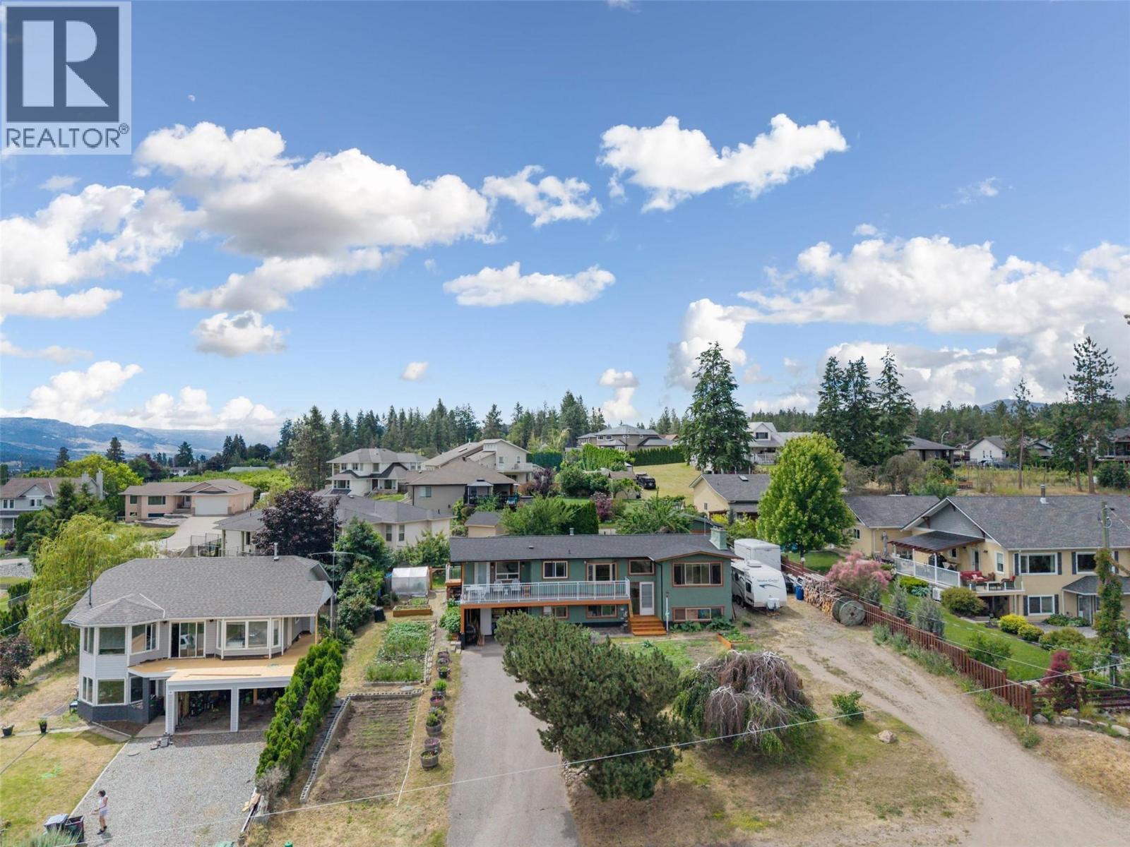 2139 Amundsen Road