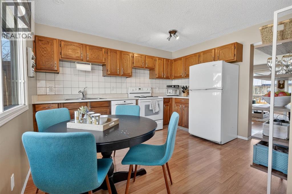 161 Midbend Place SE