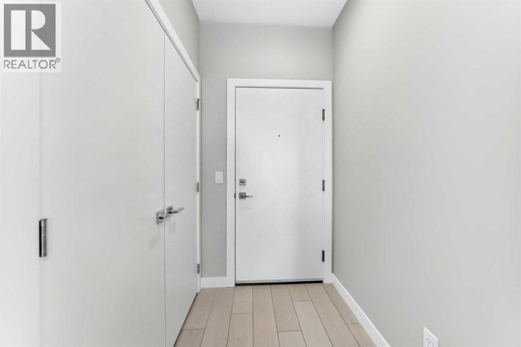 1217, 63 Corner Glen Crescent NE