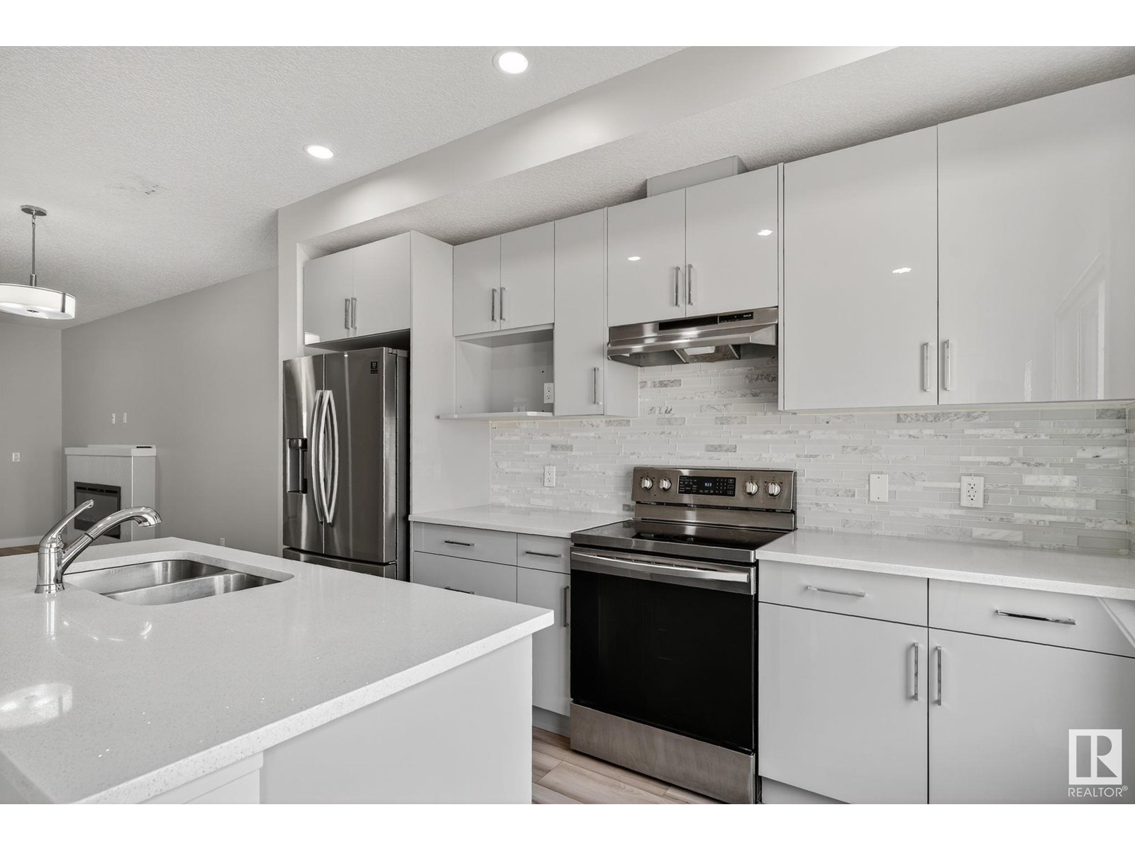 4877/79/81/83 ALWOOD Pt. SW