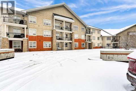 415, 26 Val Gardena View SW Calgary AB T3H2V9