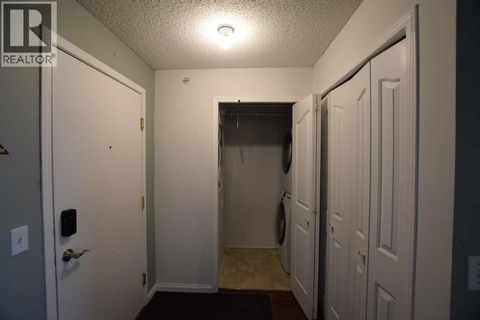 4418, 4000 Somervale Court SW Calgary AB T2Y4J3