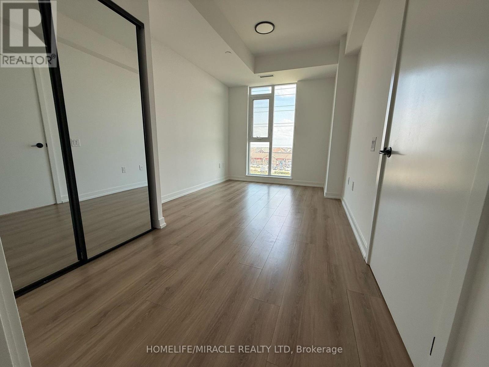 306 - 10 LAGERFELD DRIVE