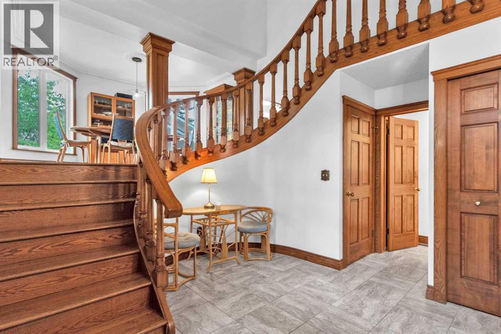 656 Coach Grove Road SW