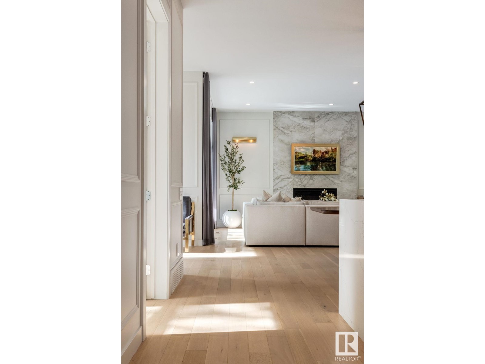 10979 122 ST NW