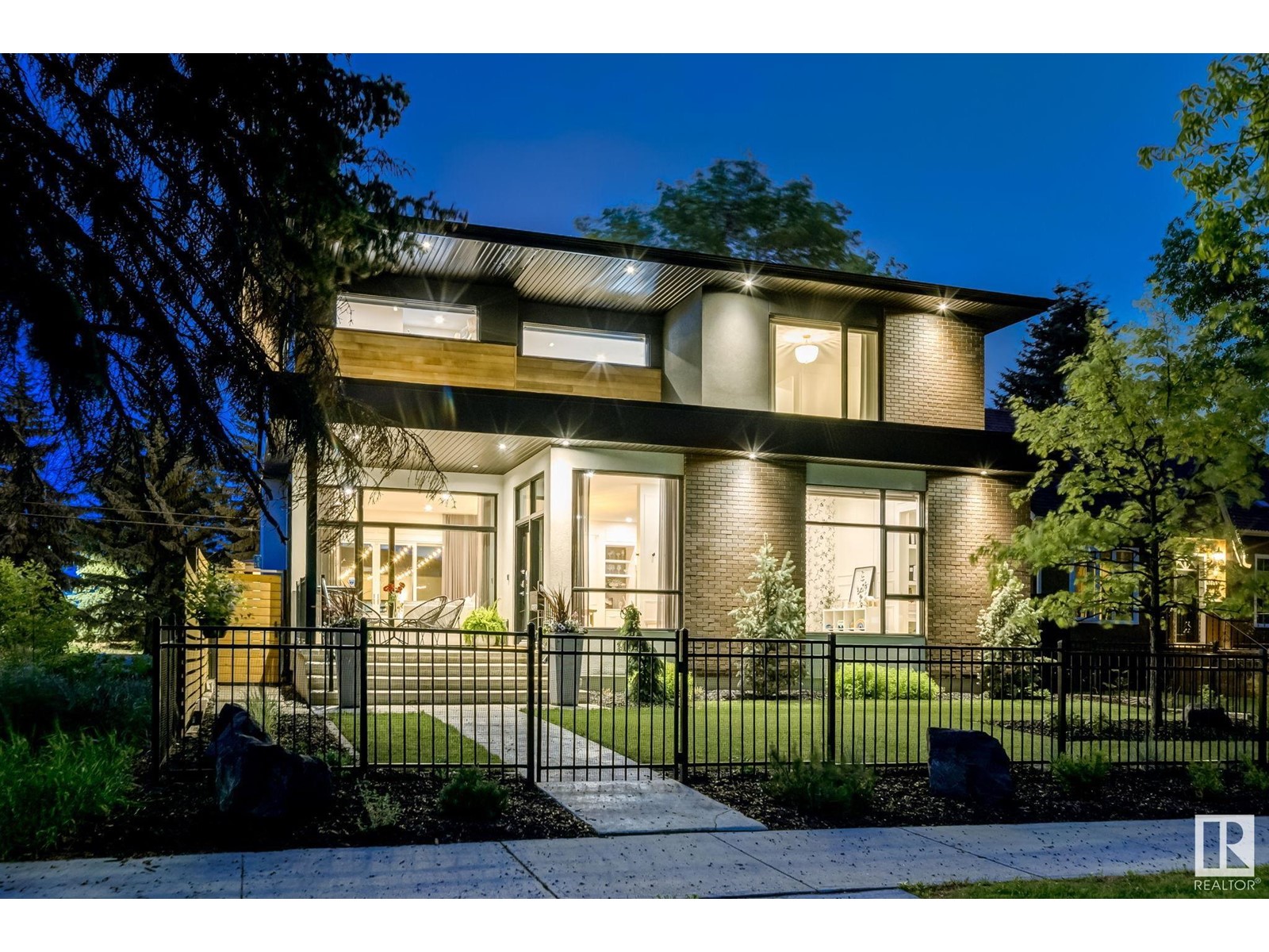 10979 122 ST NW
