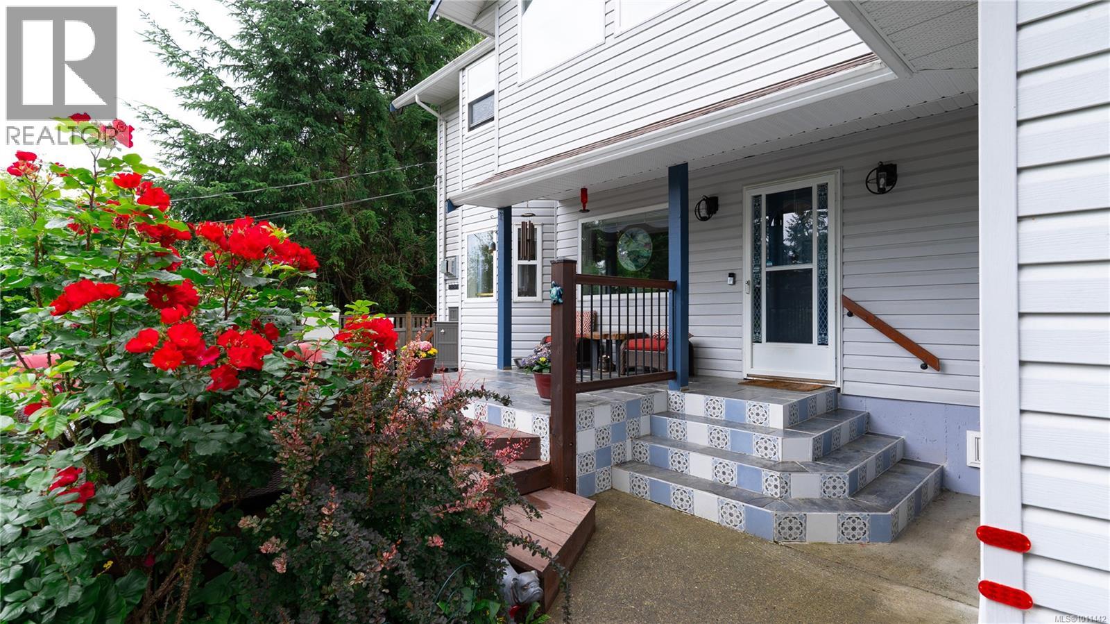 2719 Dundas Rd