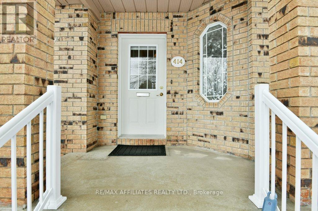 414 FLORA STREET