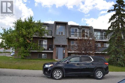 305, 431c Huntsville Crescent NW Calgary AB T2K4W3
