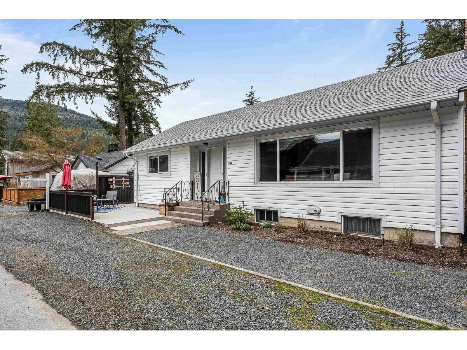 404 BIRCH STREET|Cultus Lake North