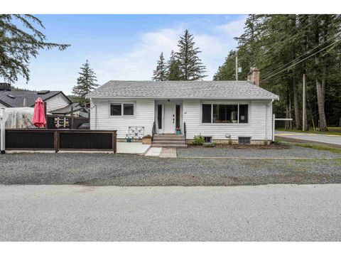 404 BIRCH STREET|Cultus Lake North Cultus Lake BC V2R4Z3