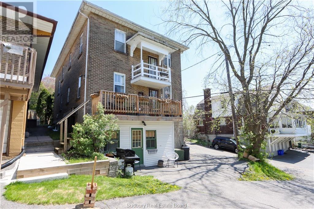 223 Mackenzie Street