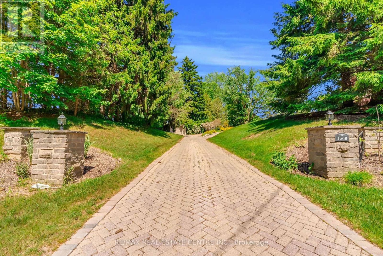 1560 ELGIN ROAD