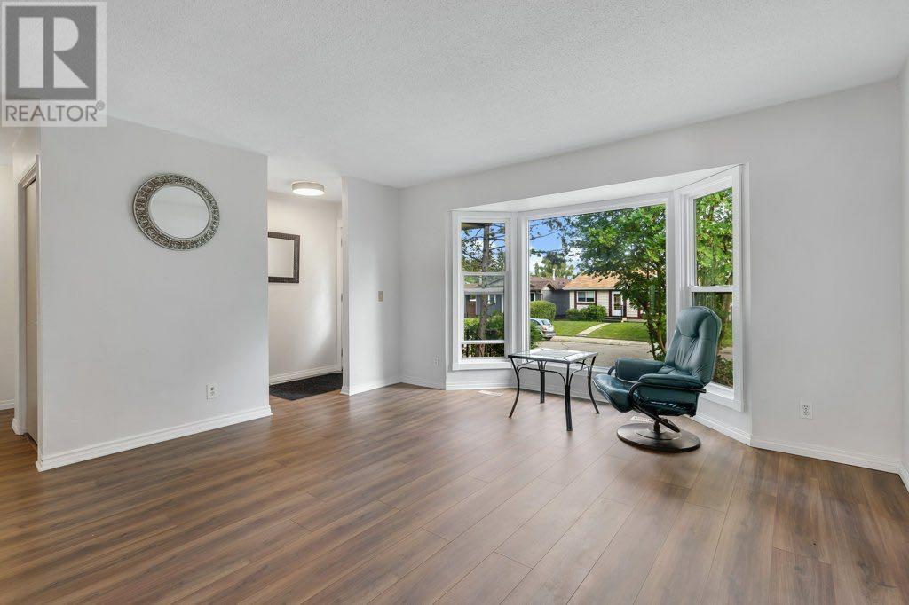 24 Dovely Way SE