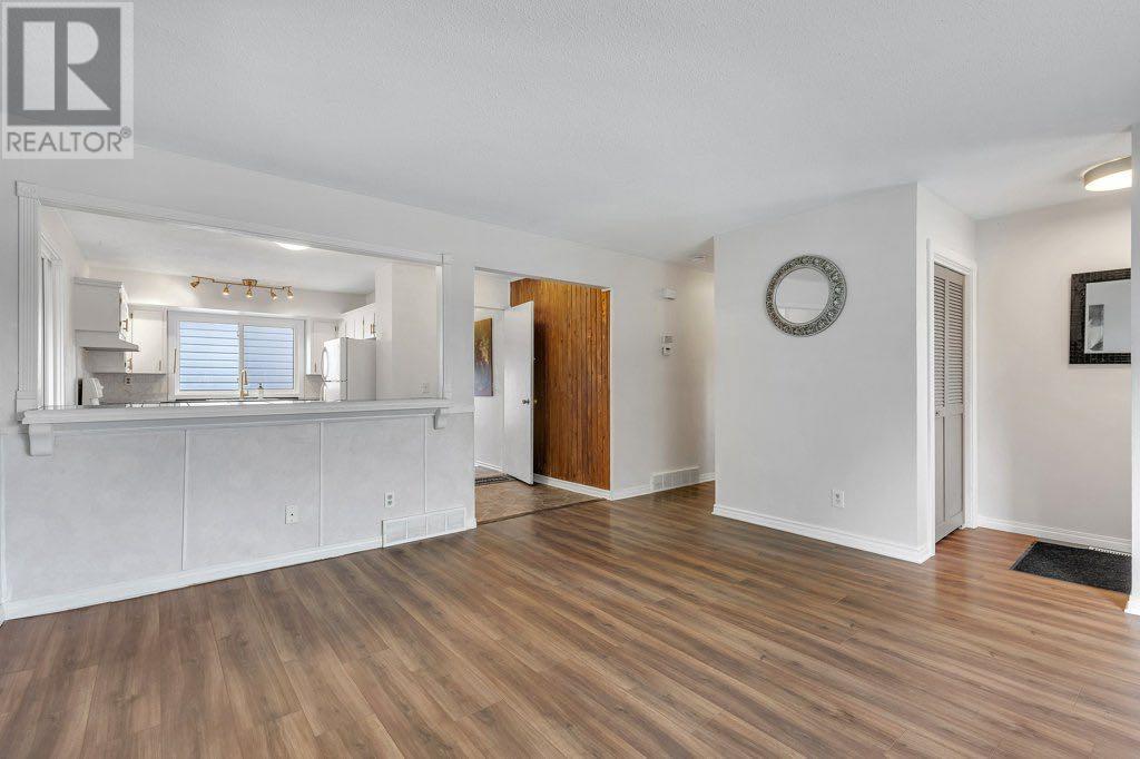 24 Dovely Way SE