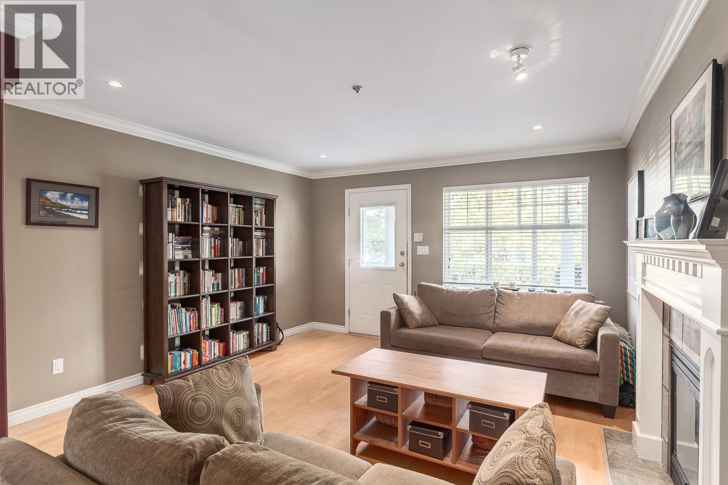 1732 KITCHENER STREET