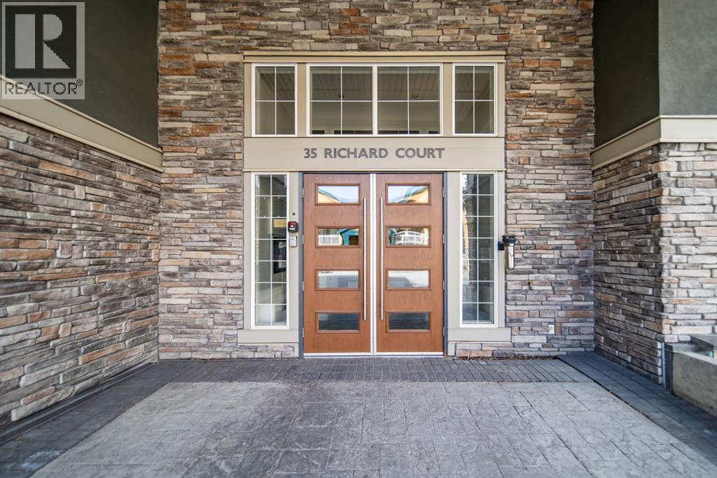 439, 35 Richard Court SW