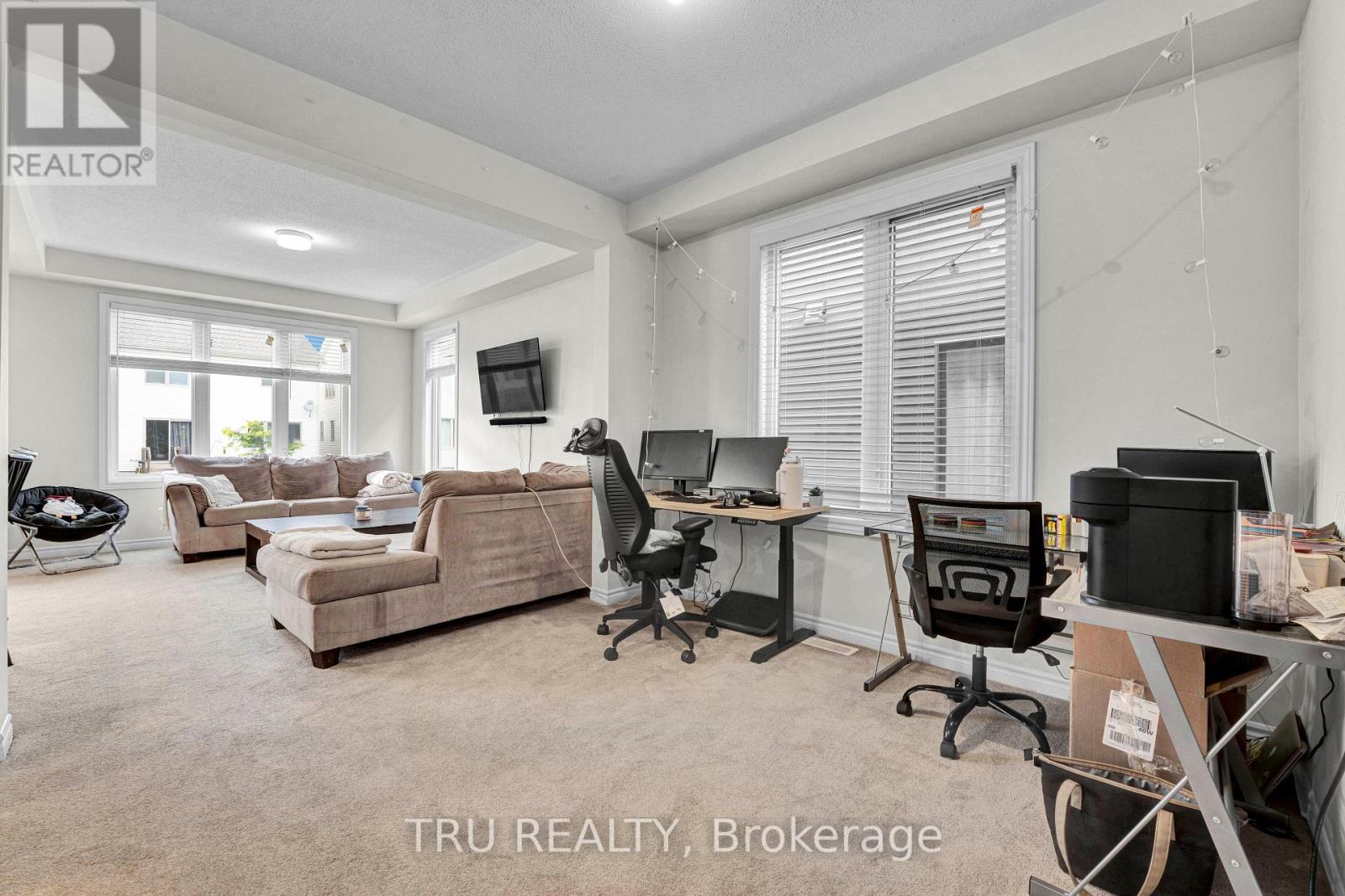 71 CASPIAN ROW