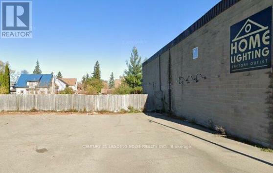 6621 LUNDYS LANE