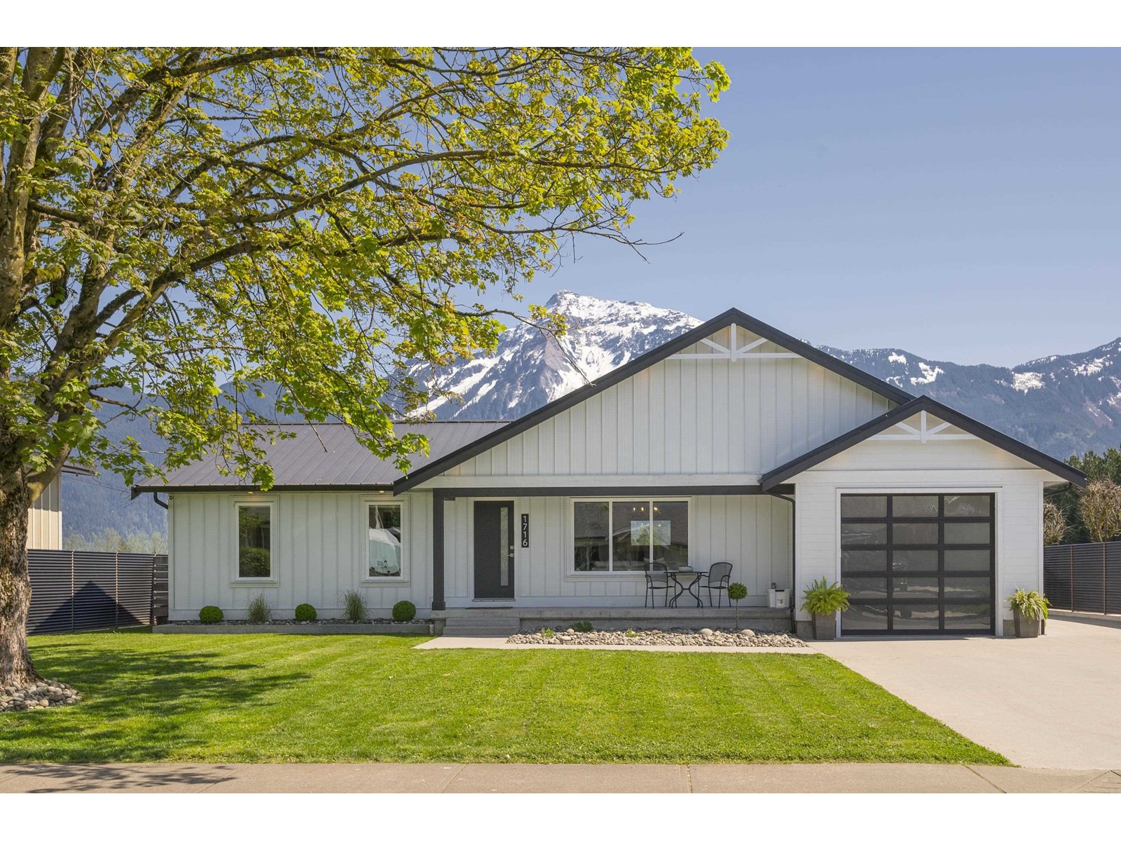 1716 AGASSIZ AVENUE|Agassiz
