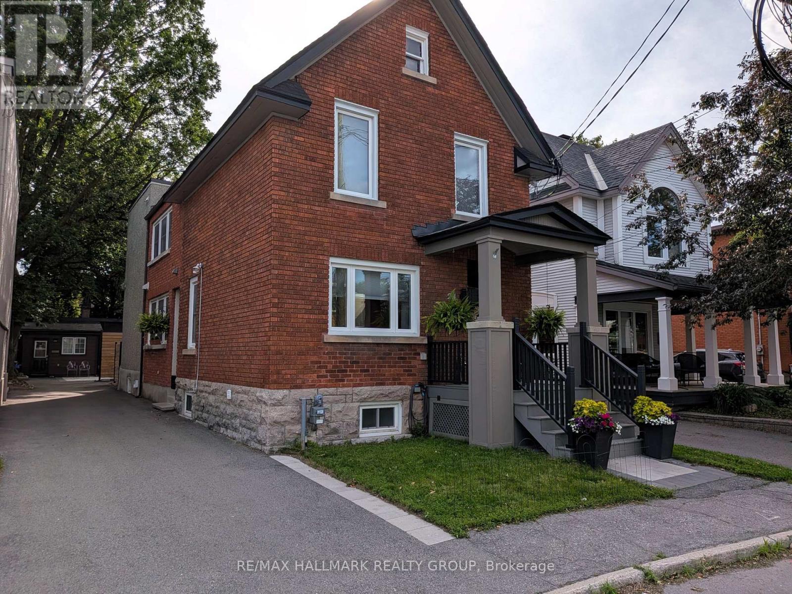 24 MORRIS STREET