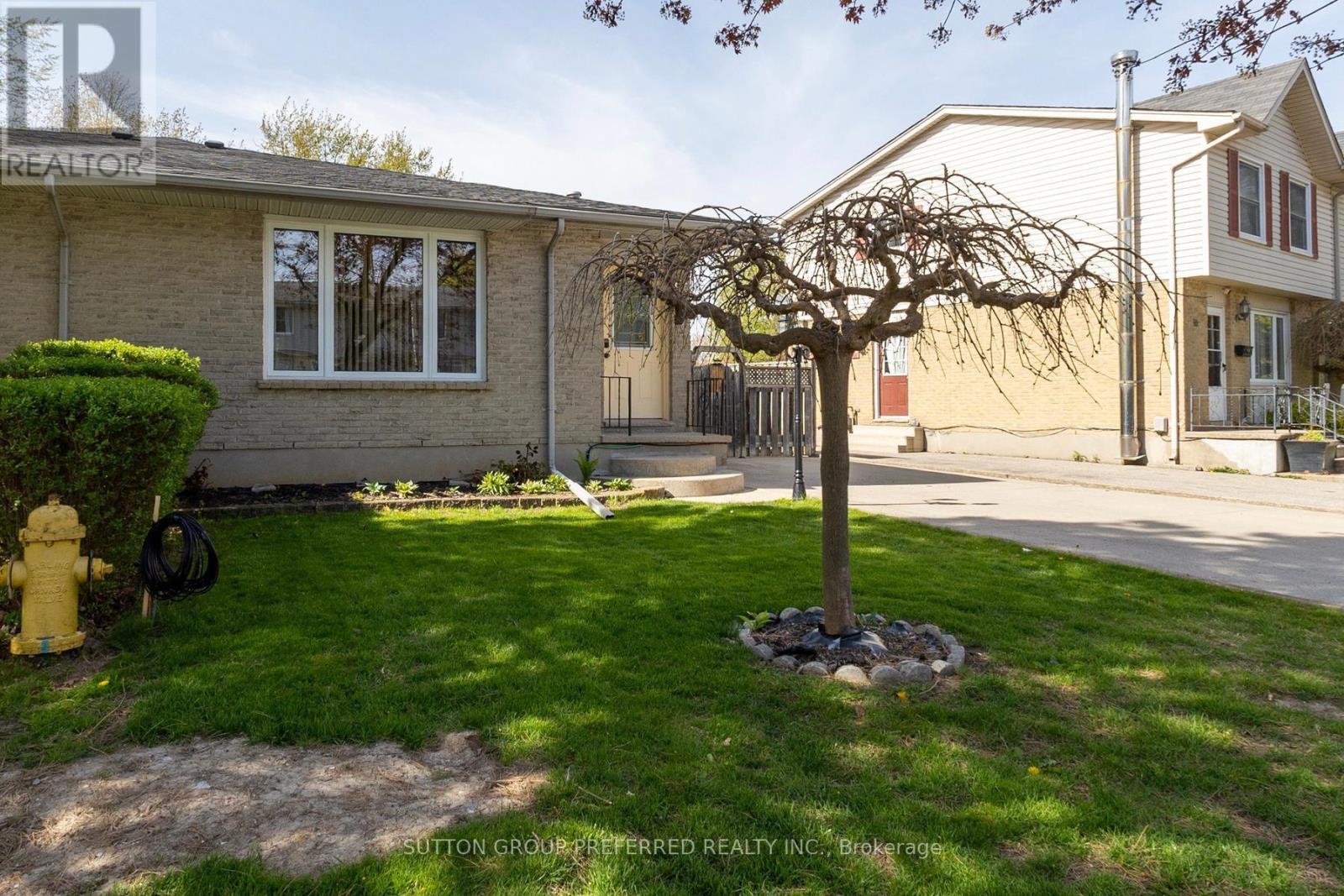 95 SCOTCHMERE CRESCENT