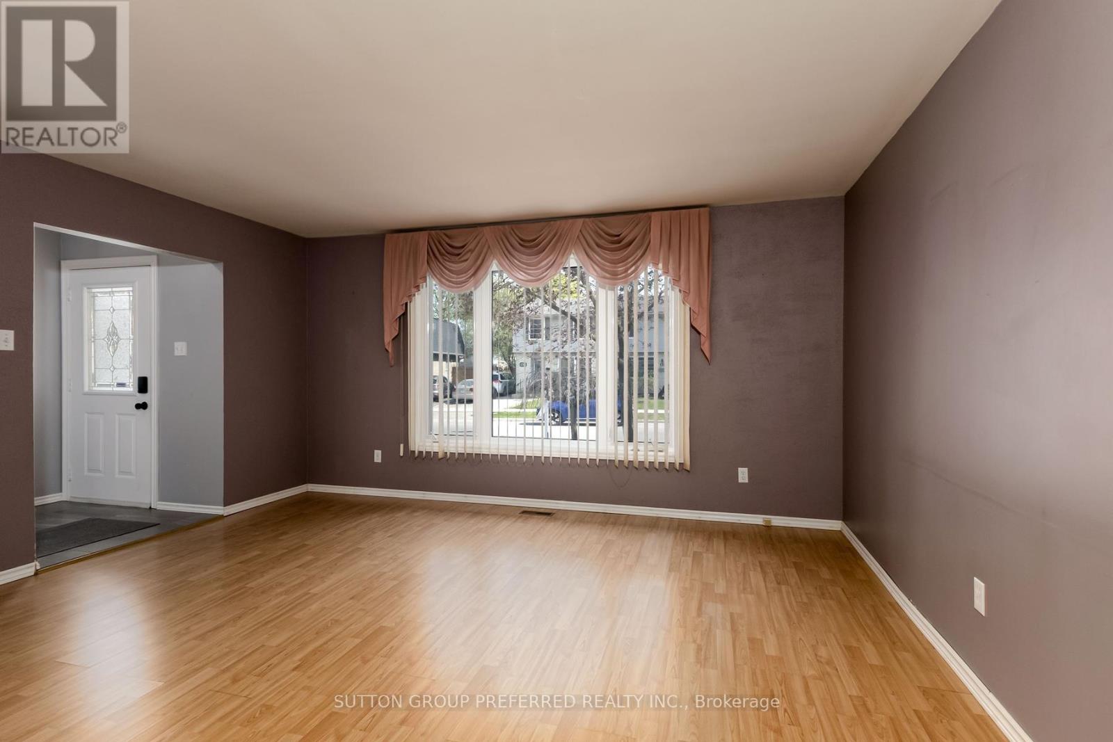 95 SCOTCHMERE CRESCENT