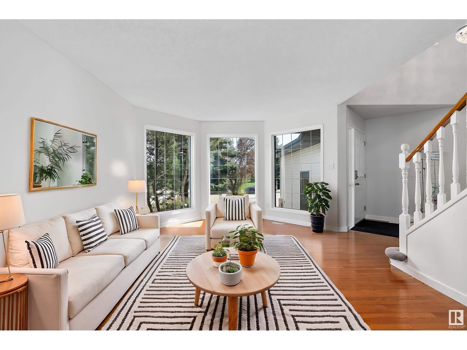46 FAIRWAY DR