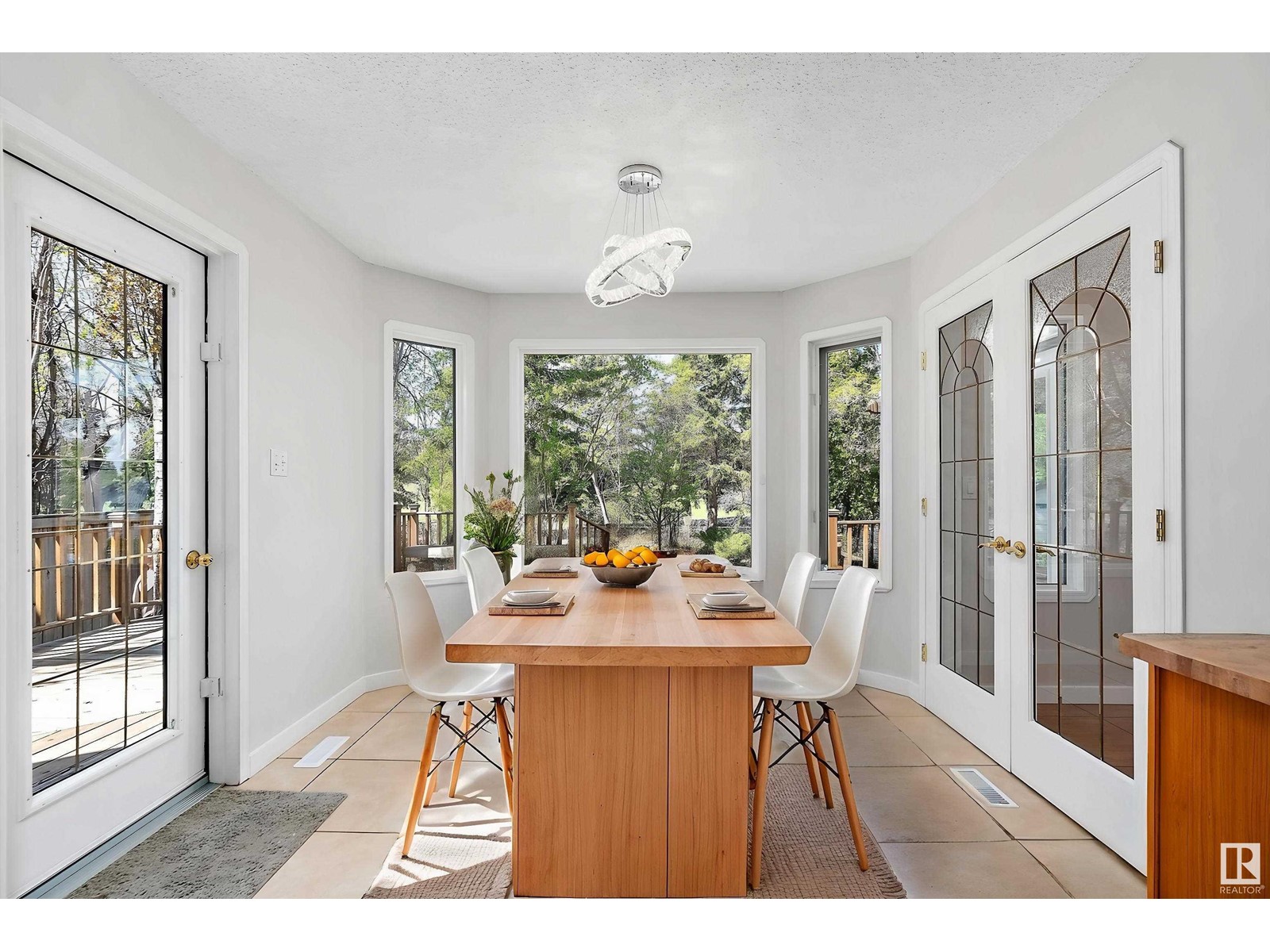 46 FAIRWAY DR