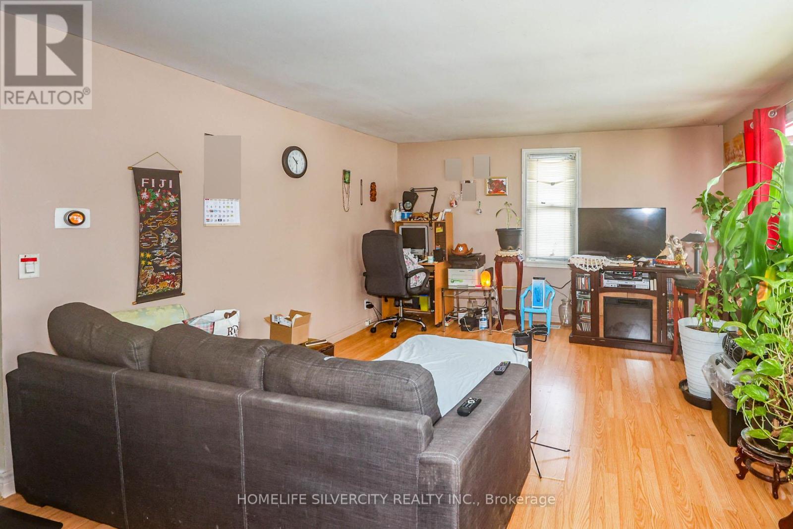 5537 MONTROSE ROAD