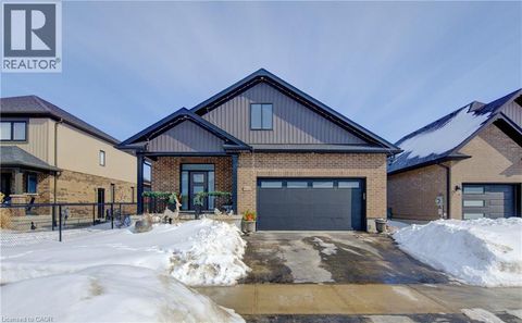 86 WOODBERRY Crescent Elmira ON N3B0C8