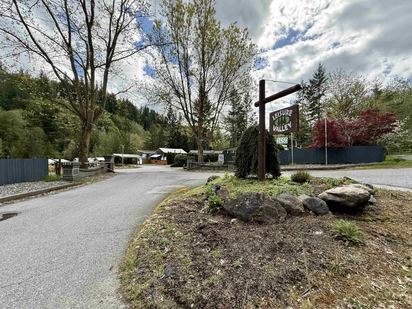 16 1650 COLUMBIA VALLEY ROAD|Columbia Valley