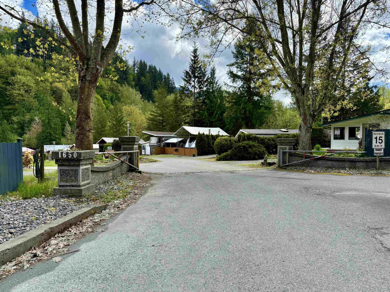 16 1650 COLUMBIA VALLEY ROAD|Columbia Valley
