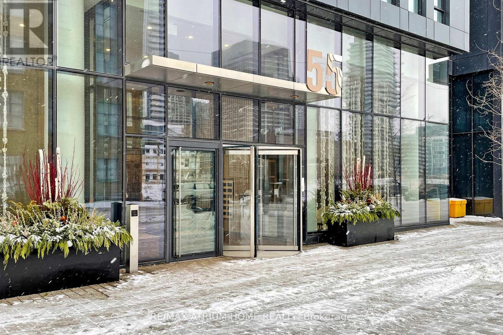 5910 - 55 COOPER STREET