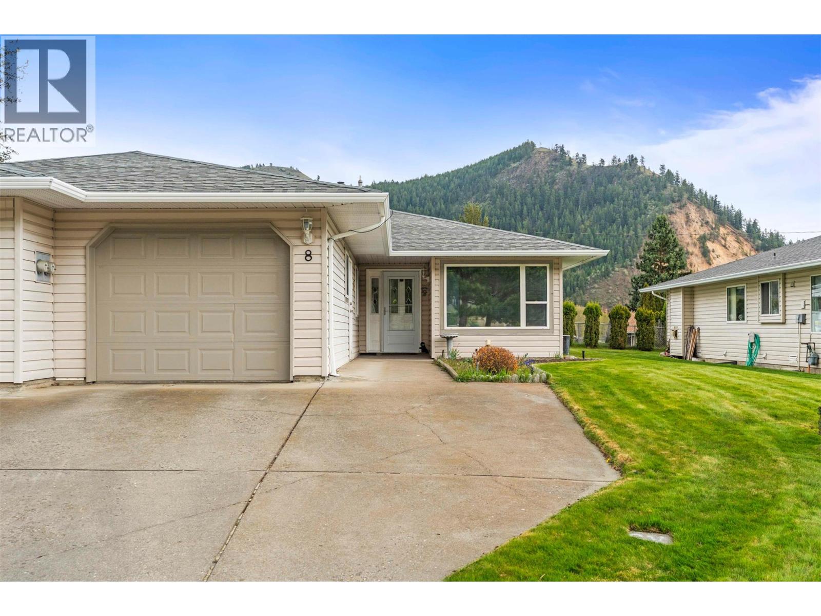 2675 Pine Avenue Unit# 8