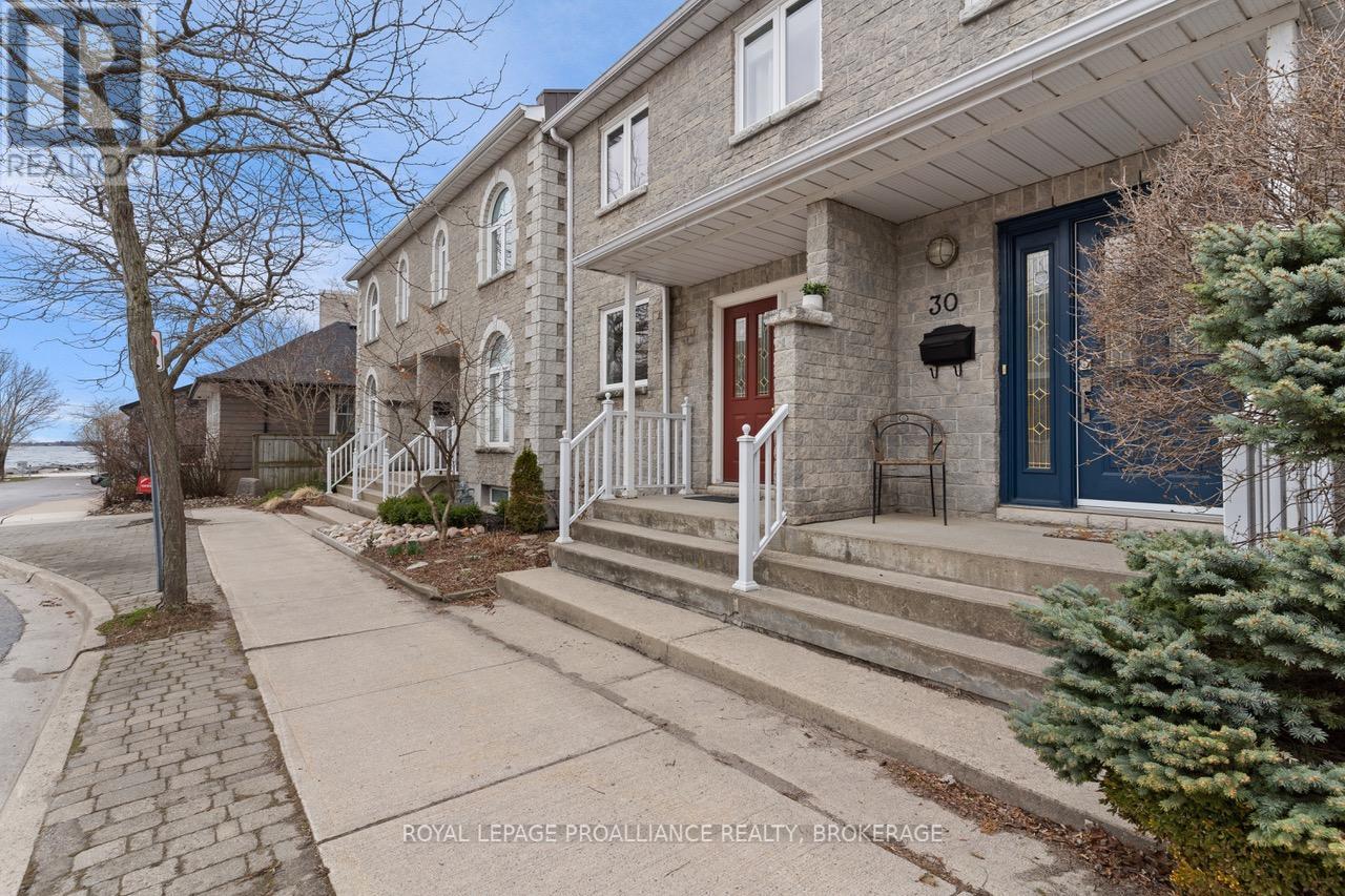 30 YONGE STREET